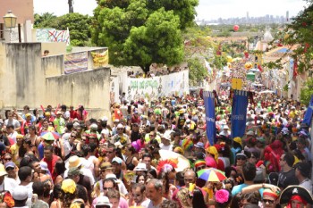 préviaDurante as prévias e o período de carnaval, o número de pessoas a circular na cidade quase triplica. – Foto: Jan Ribeiro/Pref.Olinda Durante as prévias e o período de carnaval, o número de pessoas a circular na cidade quase triplica. – Foto: Jan Ribeiro/Pref.Olinda