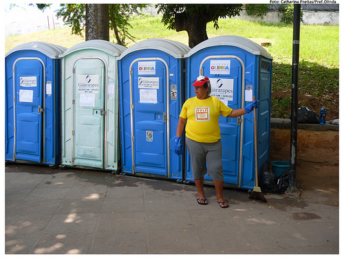 Quase 300 cabines sanitárias estão espalhadas pela cidade. Os arte educadores irão orientar o folião a usá-las da forma correta e devida. - Foto: Catharina Freitas/Pref.Olinda