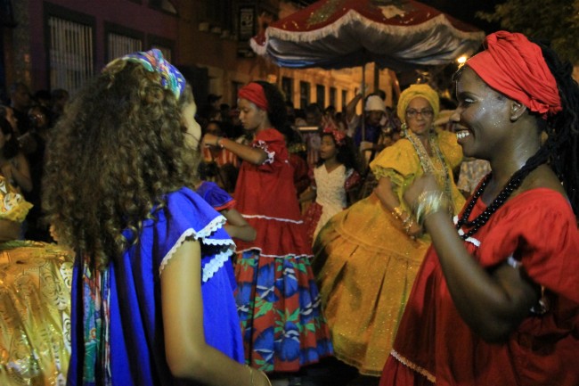 Cortejo com dez nações de maracatu movimentou Quatro Cantos. Foto: Jan Ribeiro/Pref.Olinda