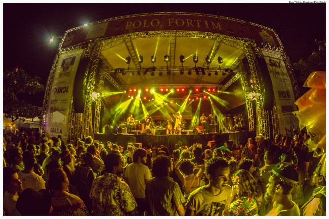Multidão compareceu em peso ao Polo Fortim durante os shows de Combo X, Alceu Valença e Orquestra Contemporânea de Olinda. Foto: Vinicius Rodrigues/Pref.Olinda